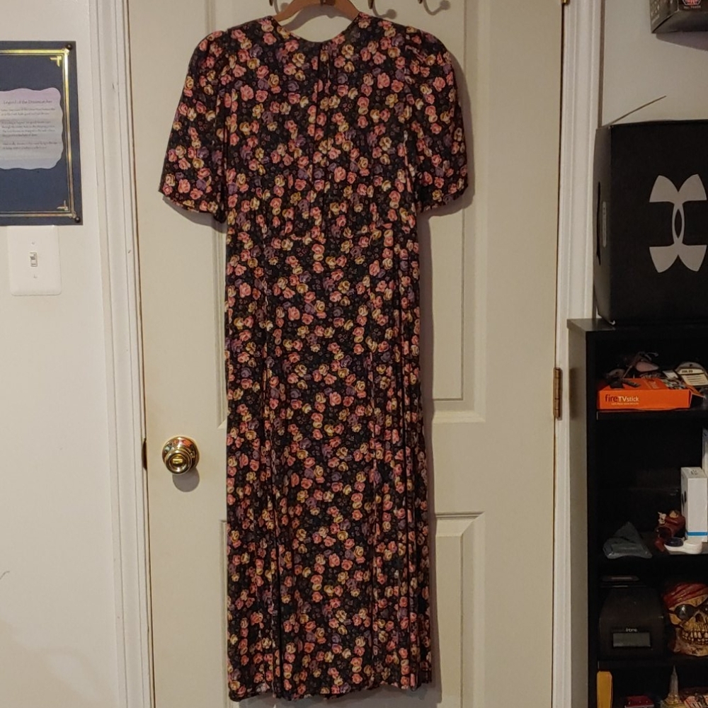Dress - Picture 2 of 4